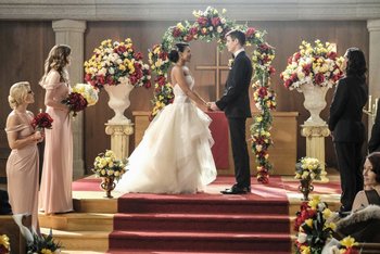 http://static.tvtropes.org/pmwiki/pub/images/barry_iris_wedding_flash.jpg