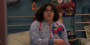 http://static.tvtropes.org/pmwiki/pub/images/landscape_1454353798_suite_life_on_deck_3x01_the_silent_treatment_suite_life_on_deck_21163265_1280_720.jpg
