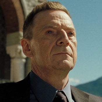http://static.tvtropes.org/pmwiki/pub/images/mr_white_4206.jpg