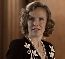 https://static.tvtropes.org/pmwiki/pub/images/Eva_Braun_Der_Untergang_34_3268.jpg