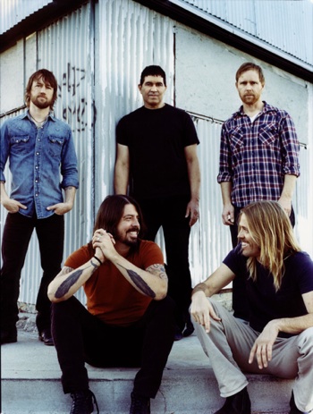 https://static.tvtropes.org/pmwiki/pub/images/Foo-Fighters-Group-350_4864.jpg
