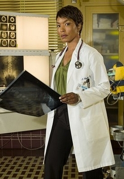 https://static.tvtropes.org/pmwiki/pub/images/angela_bassett_er_promo.jpg