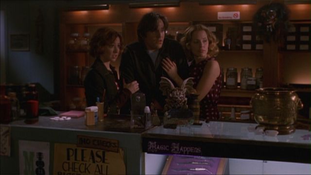 https://static.tvtropes.org/pmwiki/pub/images/btvs_s5_ep11_triangle.jpg