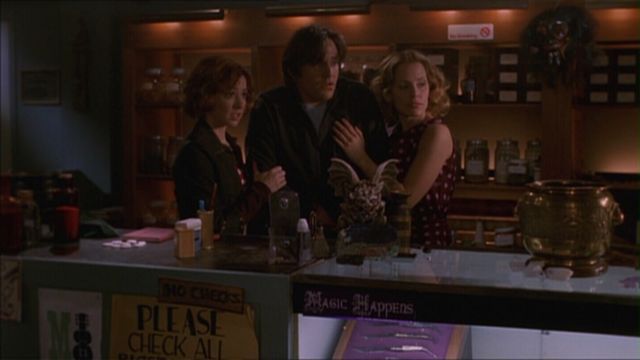 https://static.tvtropes.org/pmwiki/pub/images/btvs_s5_ep11_triangle.jpg