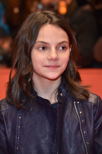 https://static.tvtropes.org/pmwiki/pub/images/dafne_keen_3.jpg