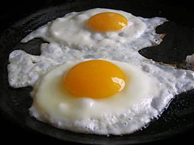https://static.tvtropes.org/pmwiki/pub/images/fried_eggs_134.jpg