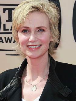 https://static.tvtropes.org/pmwiki/pub/images/jane_lynch_6656.jpg