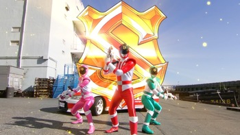 https://static.tvtropes.org/pmwiki/pub/images/lupinranger_vs_patranger_patrangers.jpg