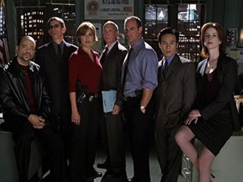 https://static.tvtropes.org/pmwiki/pub/images/svu_season_6.jpg
